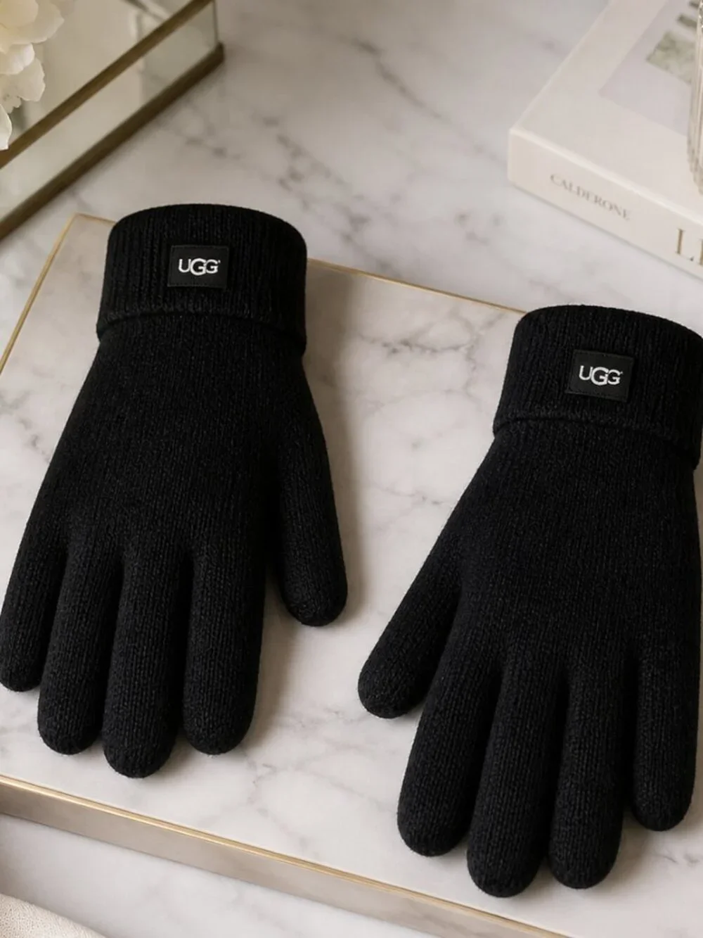NWT UGG Knit Touchscreen Compatible Gloves – Black